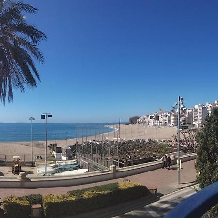 Beachfront Apartment With Private Parking Sant Pol De Mar Exterior foto